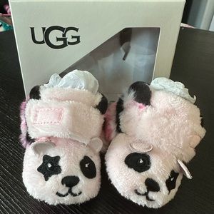 Brand new baby, pink panda Ugg slippers XS 0/1